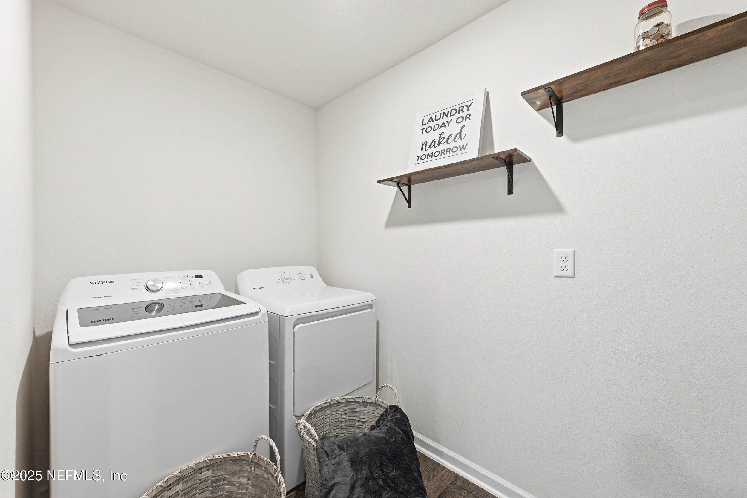 2437 FALLING STAR Lane