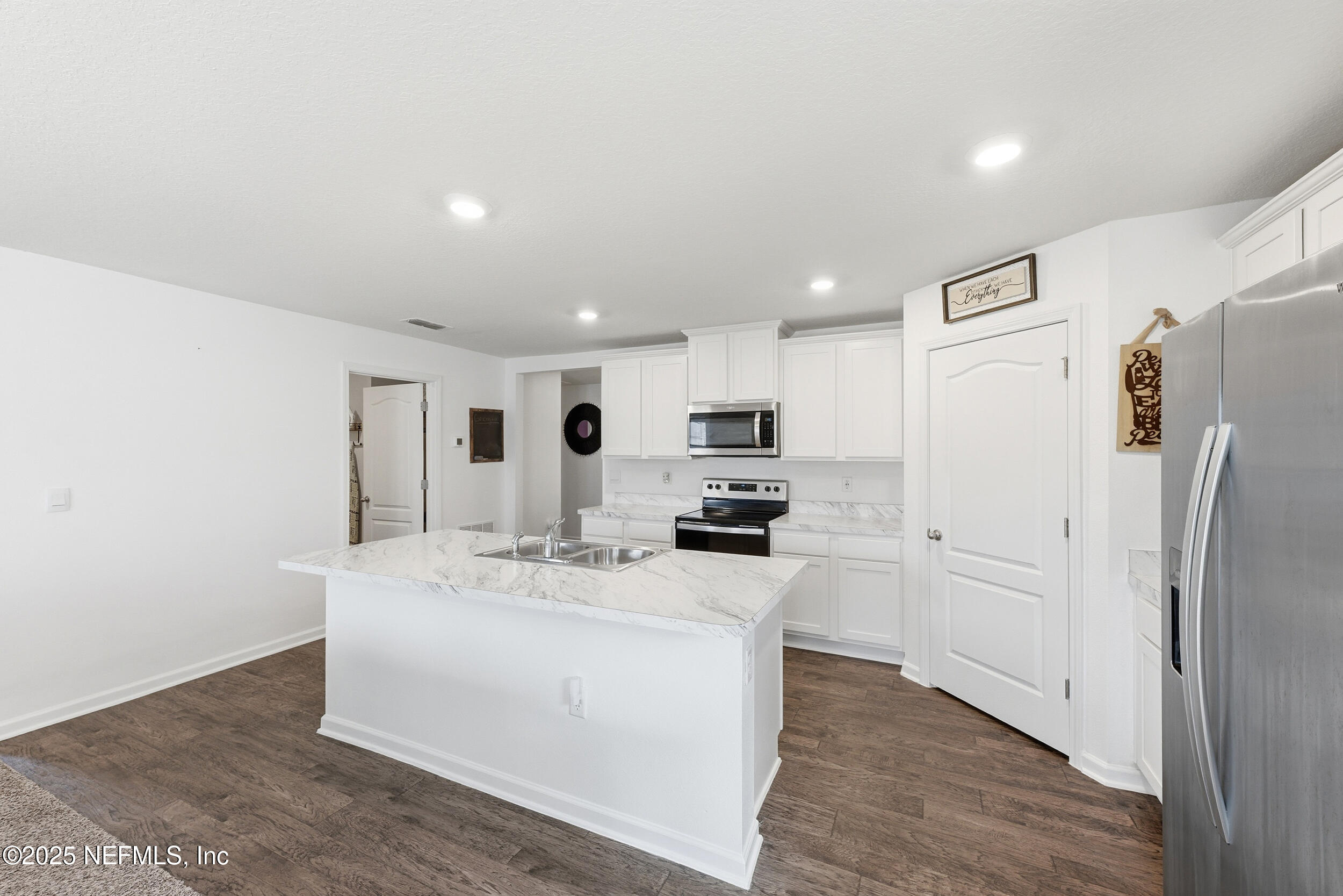 2437 FALLING STAR Lane