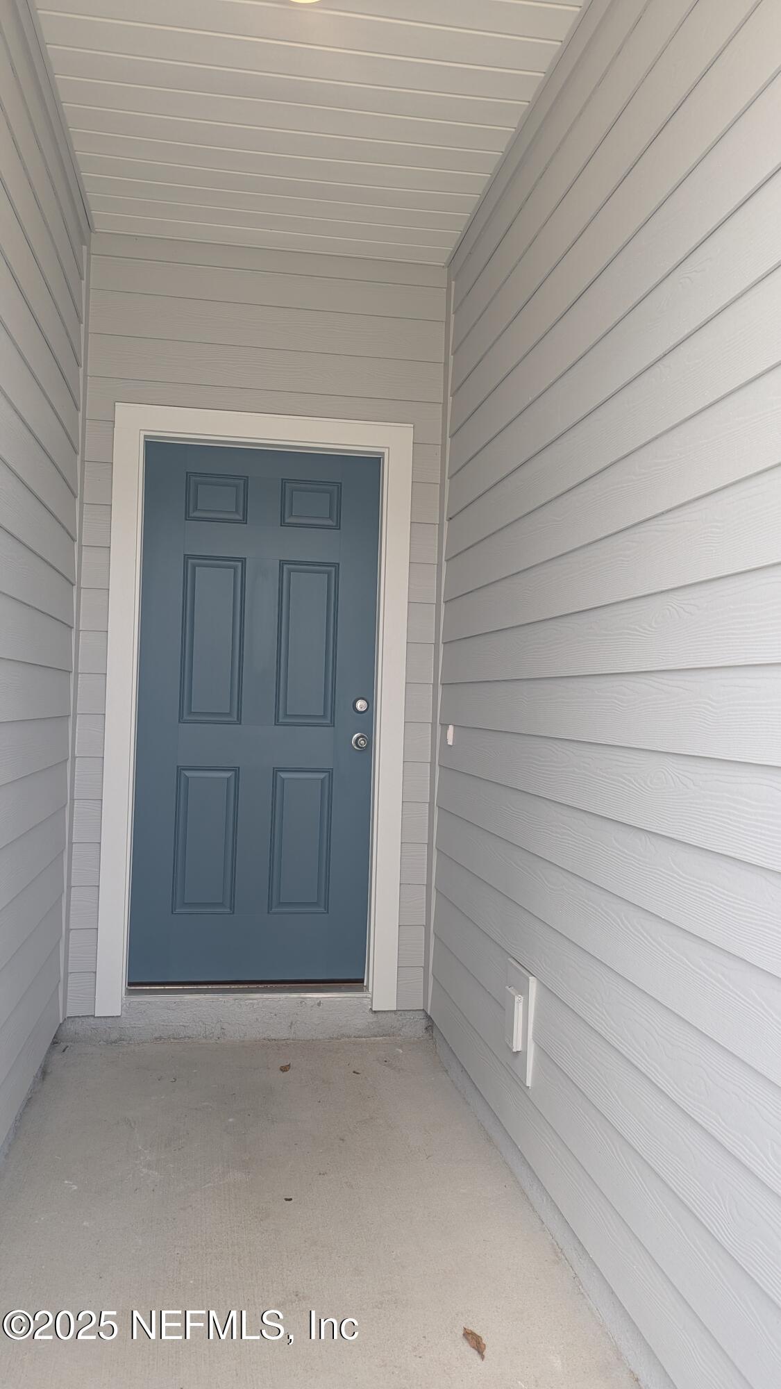 559 HOLLY LAKES Drive