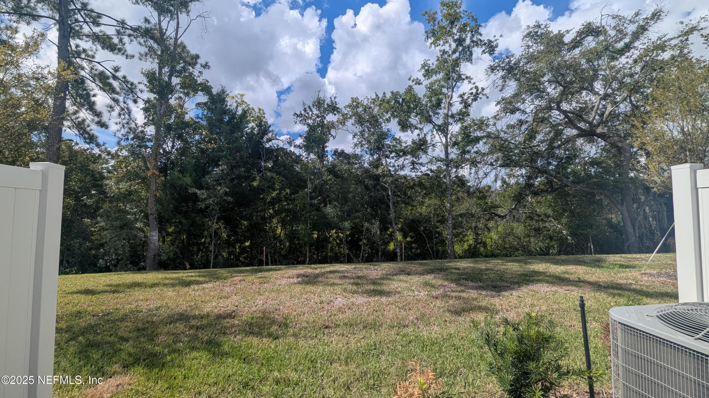 559 HOLLY LAKES Drive