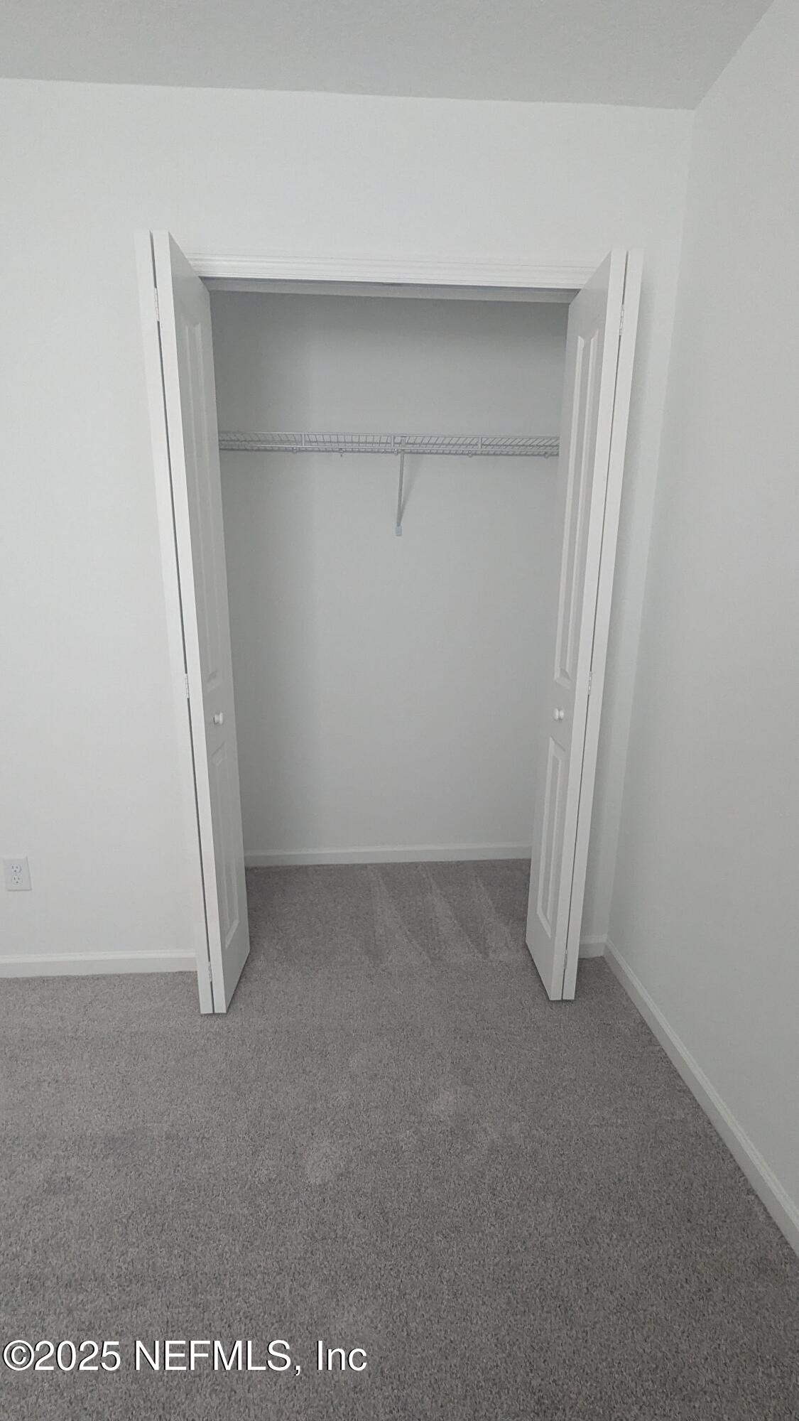 550 HOLLY LAKES Drive