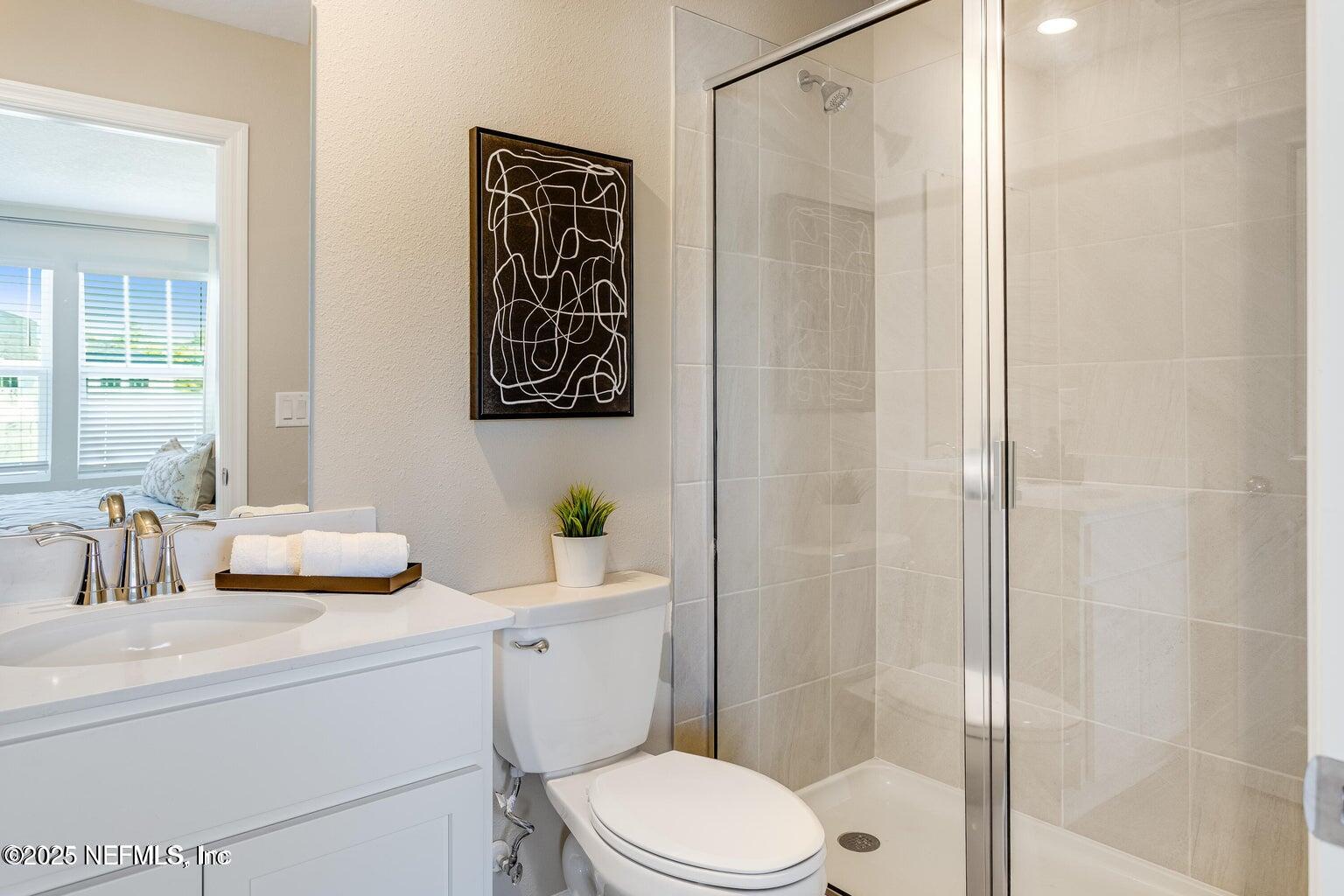 542 HOLLY LAKES Drive