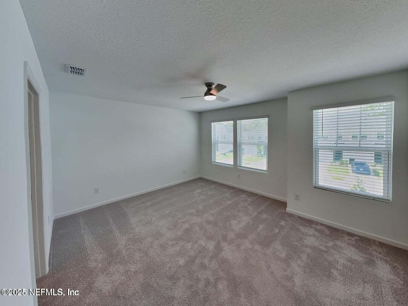 542 HOLLY LAKES Drive