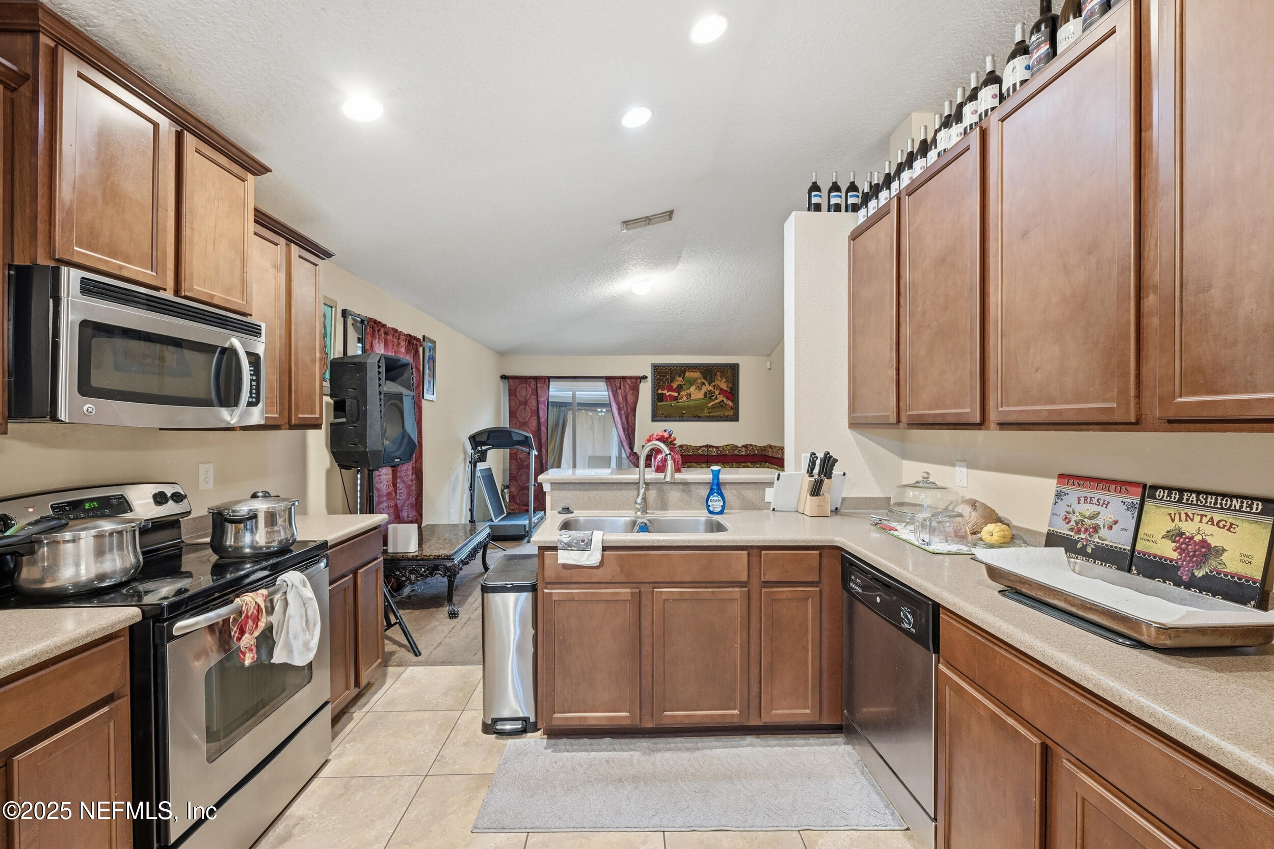 2507 KING LOUIS Drive