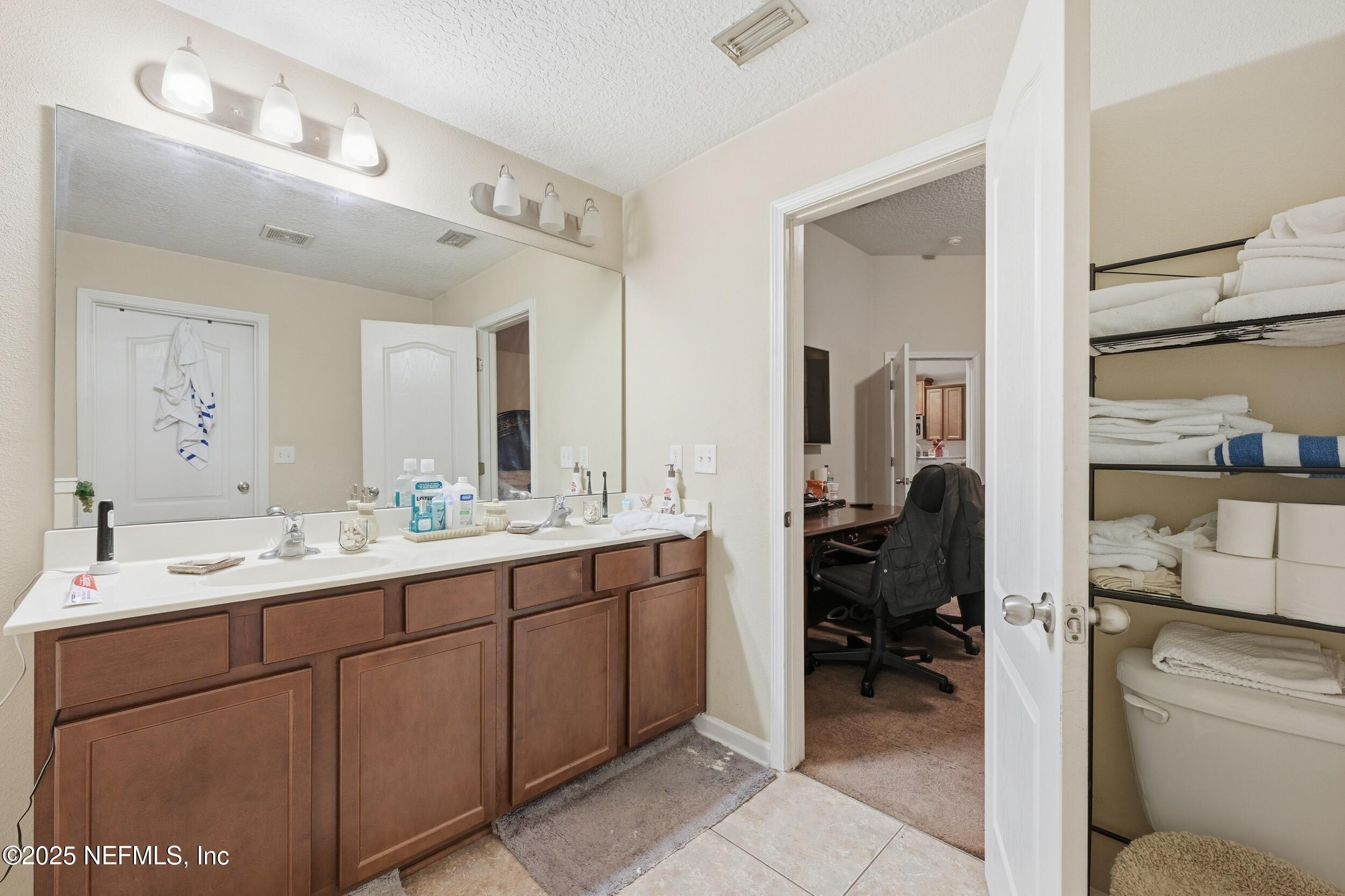 2507 KING LOUIS Drive