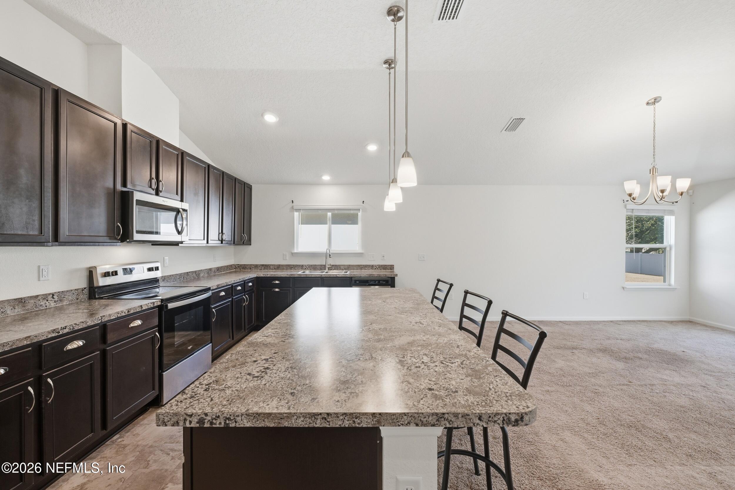 8284 VICTORY CROSSING Boulevard