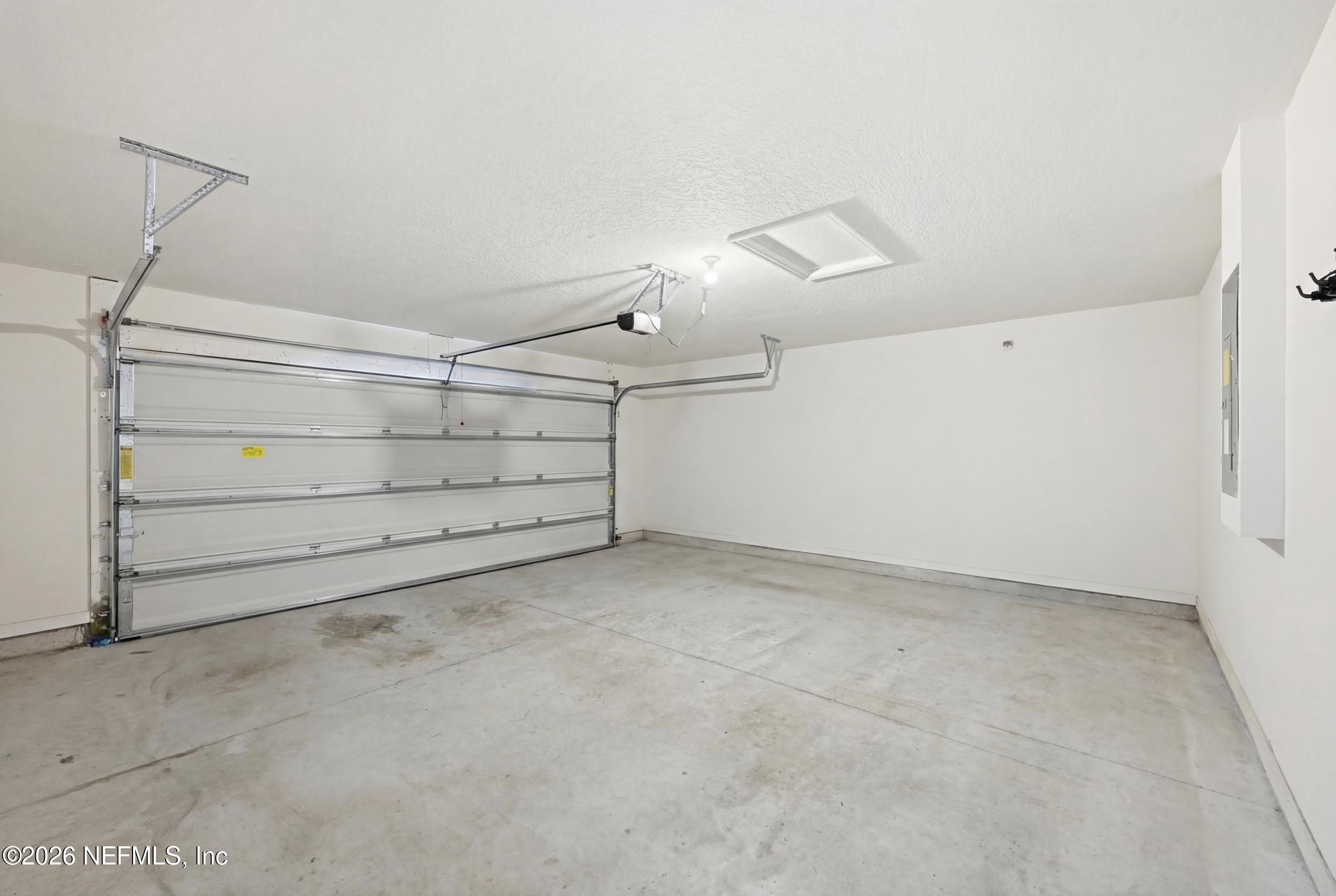 8284 VICTORY CROSSING Boulevard