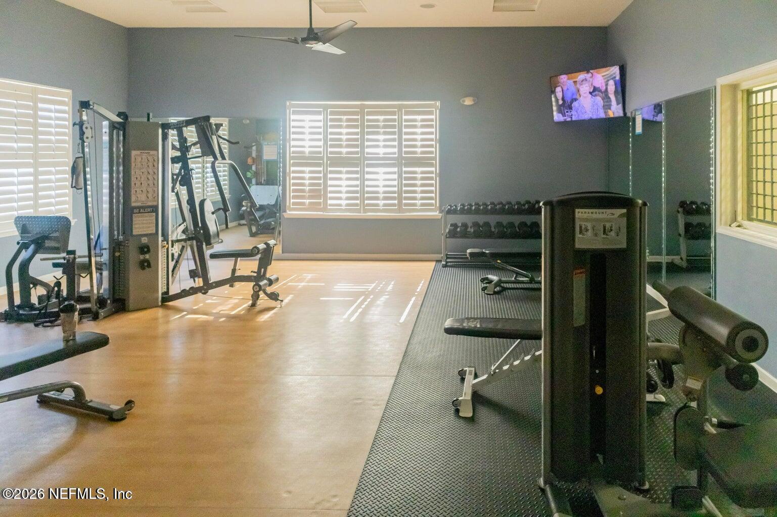 8226 GREEN PARROT Road 105