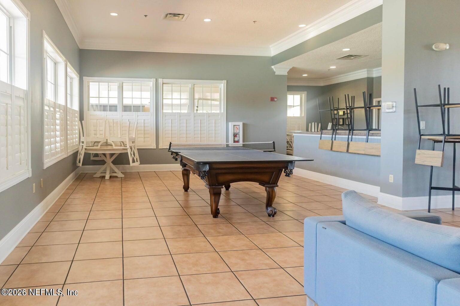 8226 GREEN PARROT Road 105