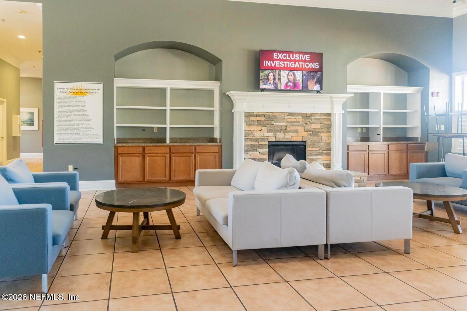 8226 GREEN PARROT Road 105