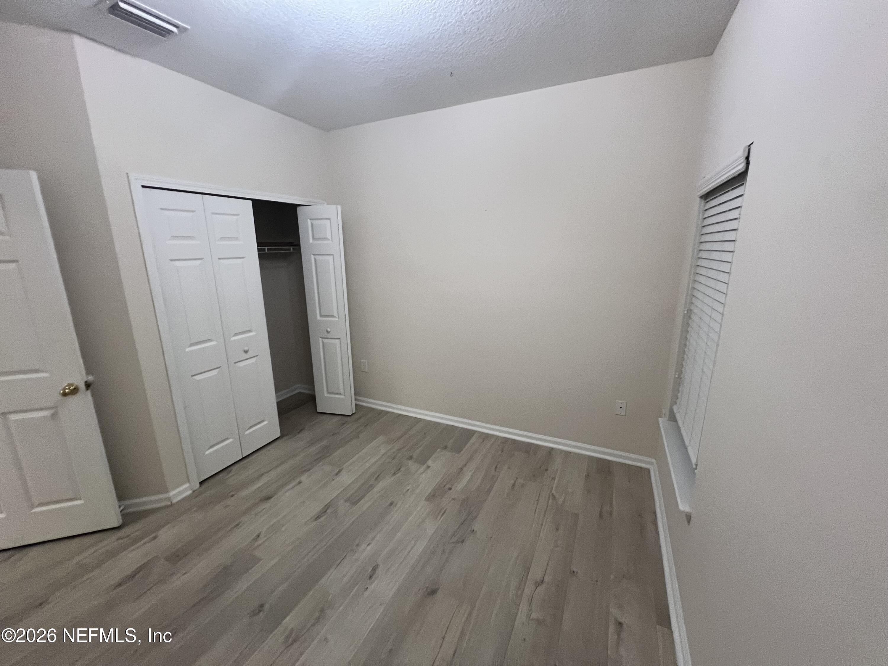 8226 GREEN PARROT Road 105