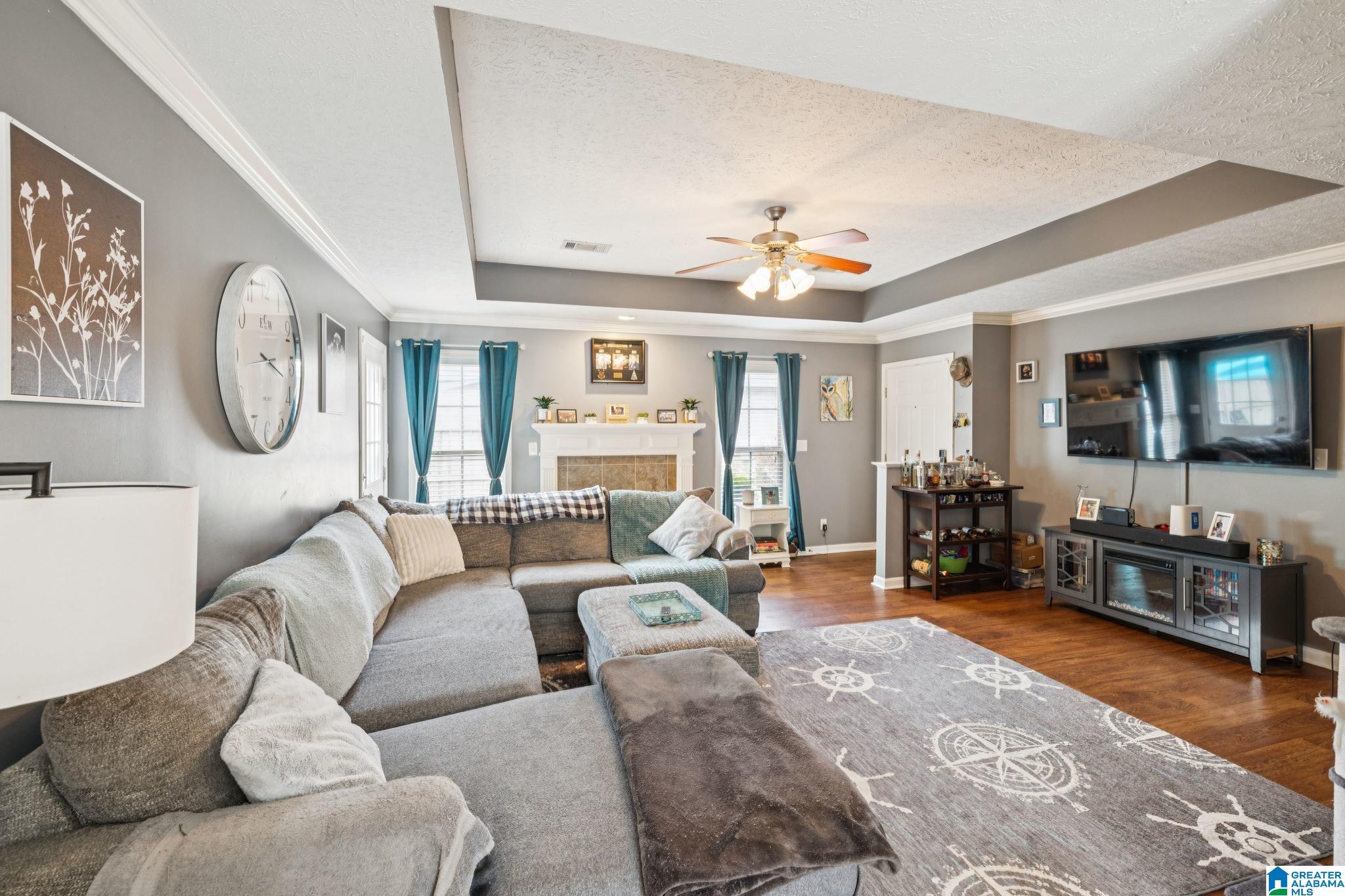 736 BUENA VISTA LOOP