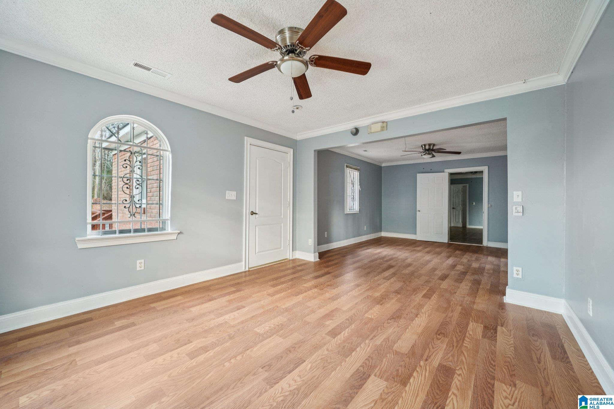 613 SHERIDAN ROAD