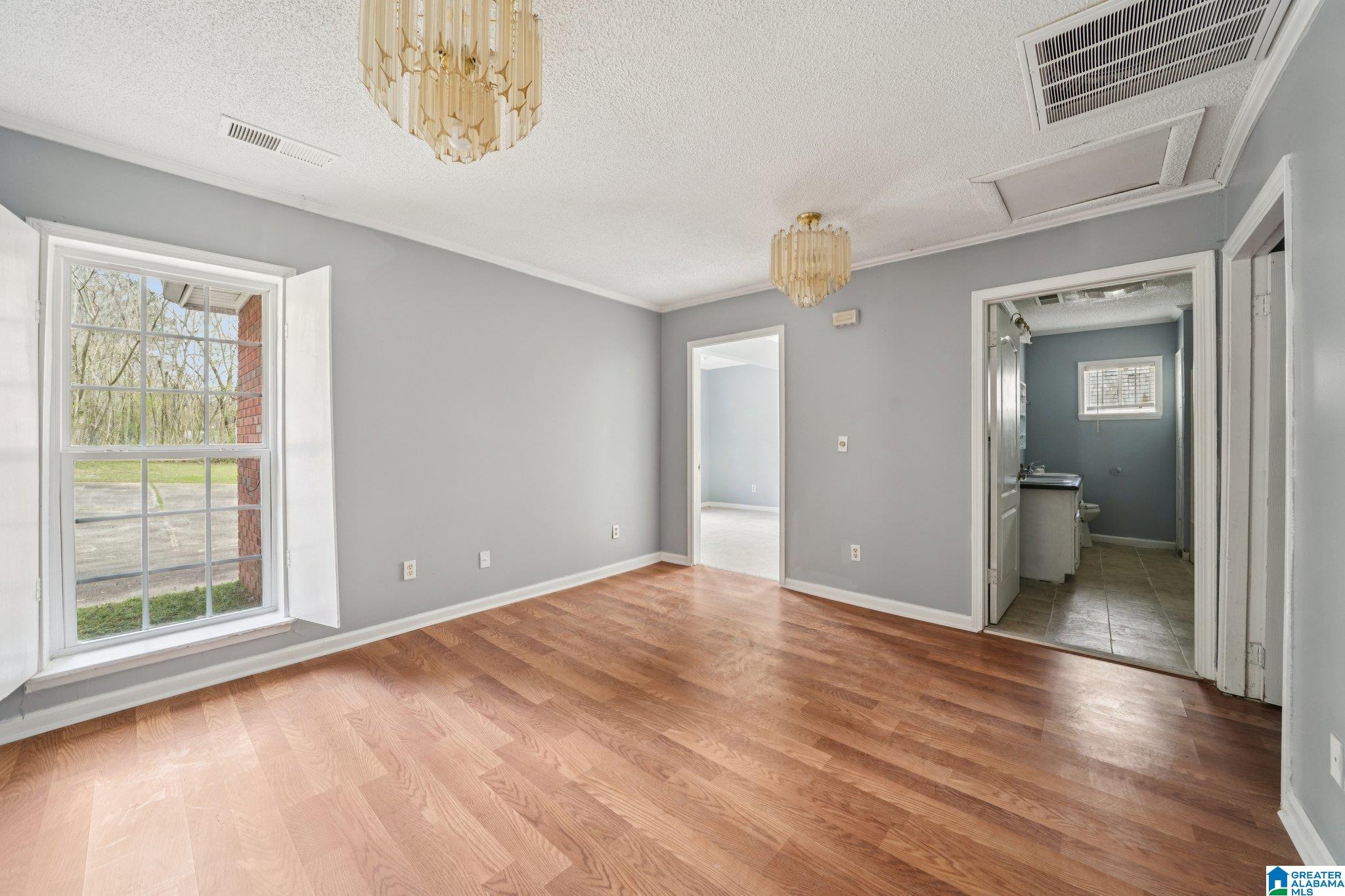 613 SHERIDAN ROAD