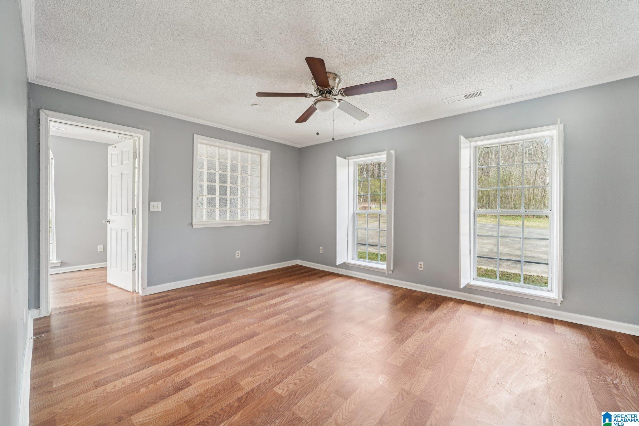 613 SHERIDAN ROAD