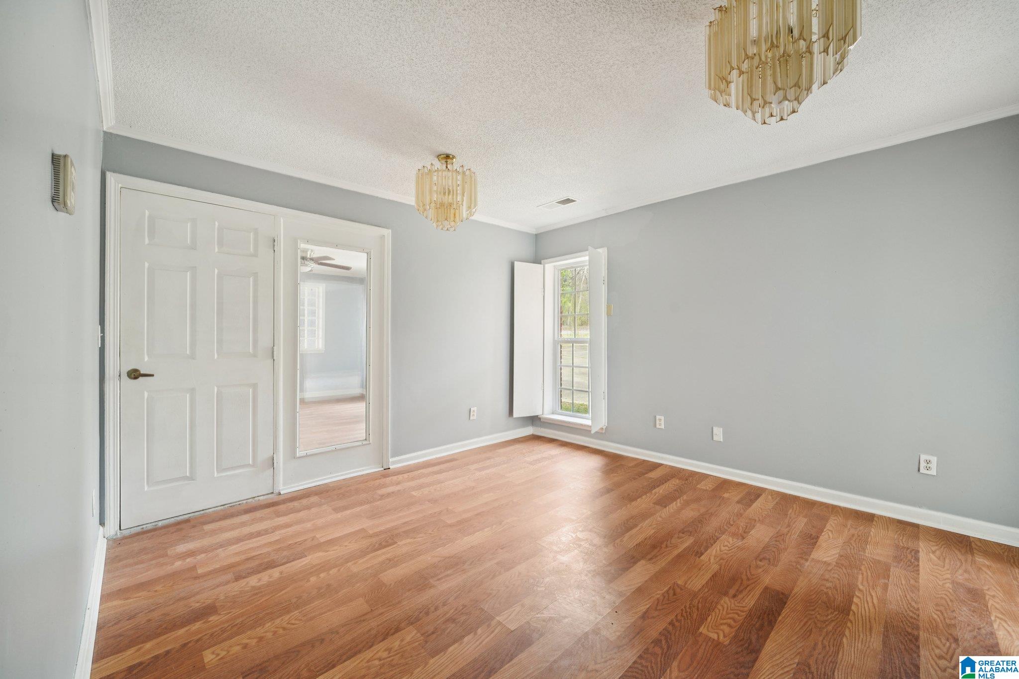 613 SHERIDAN ROAD
