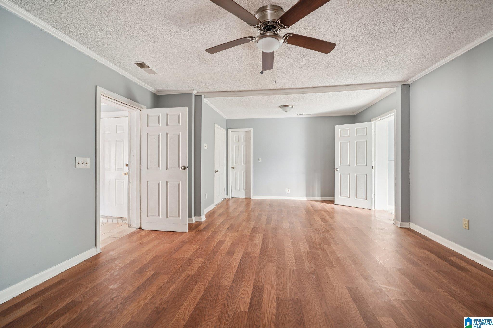 613 SHERIDAN ROAD