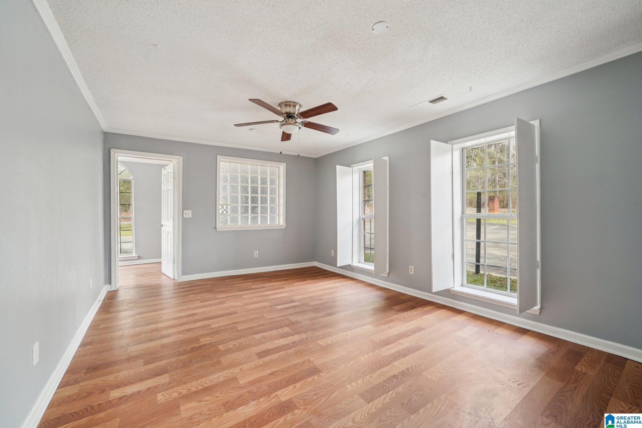 613 SHERIDAN ROAD