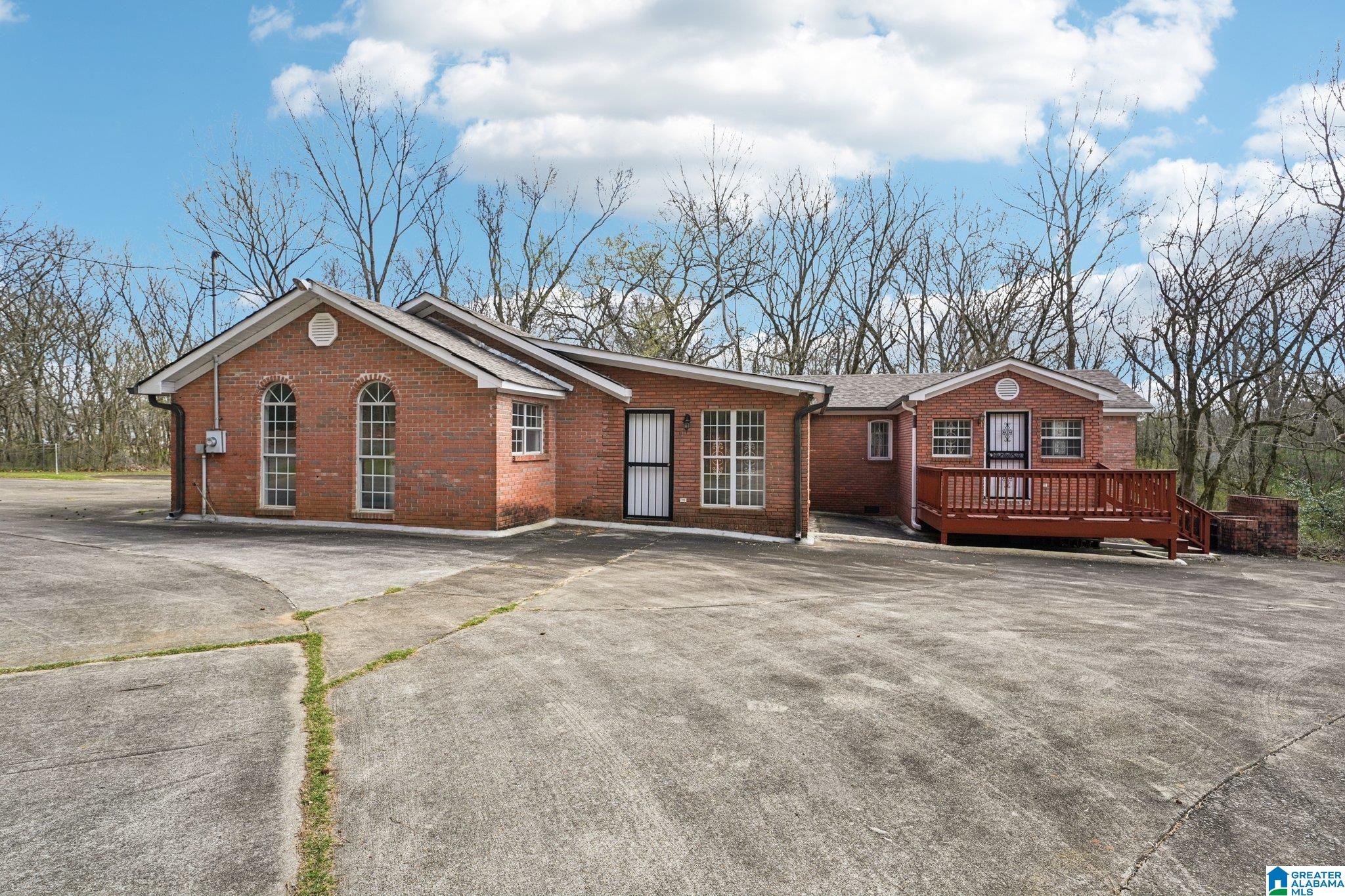 613 SHERIDAN ROAD