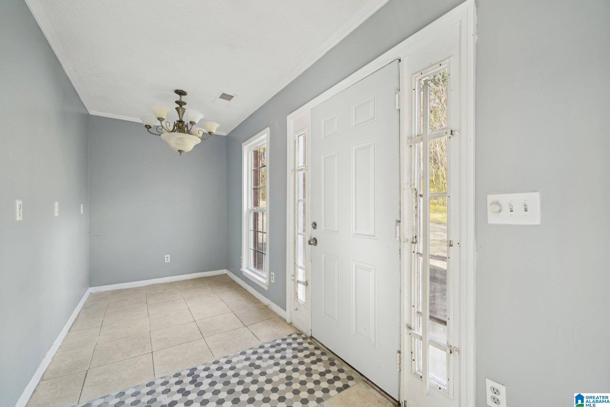 613 SHERIDAN ROAD