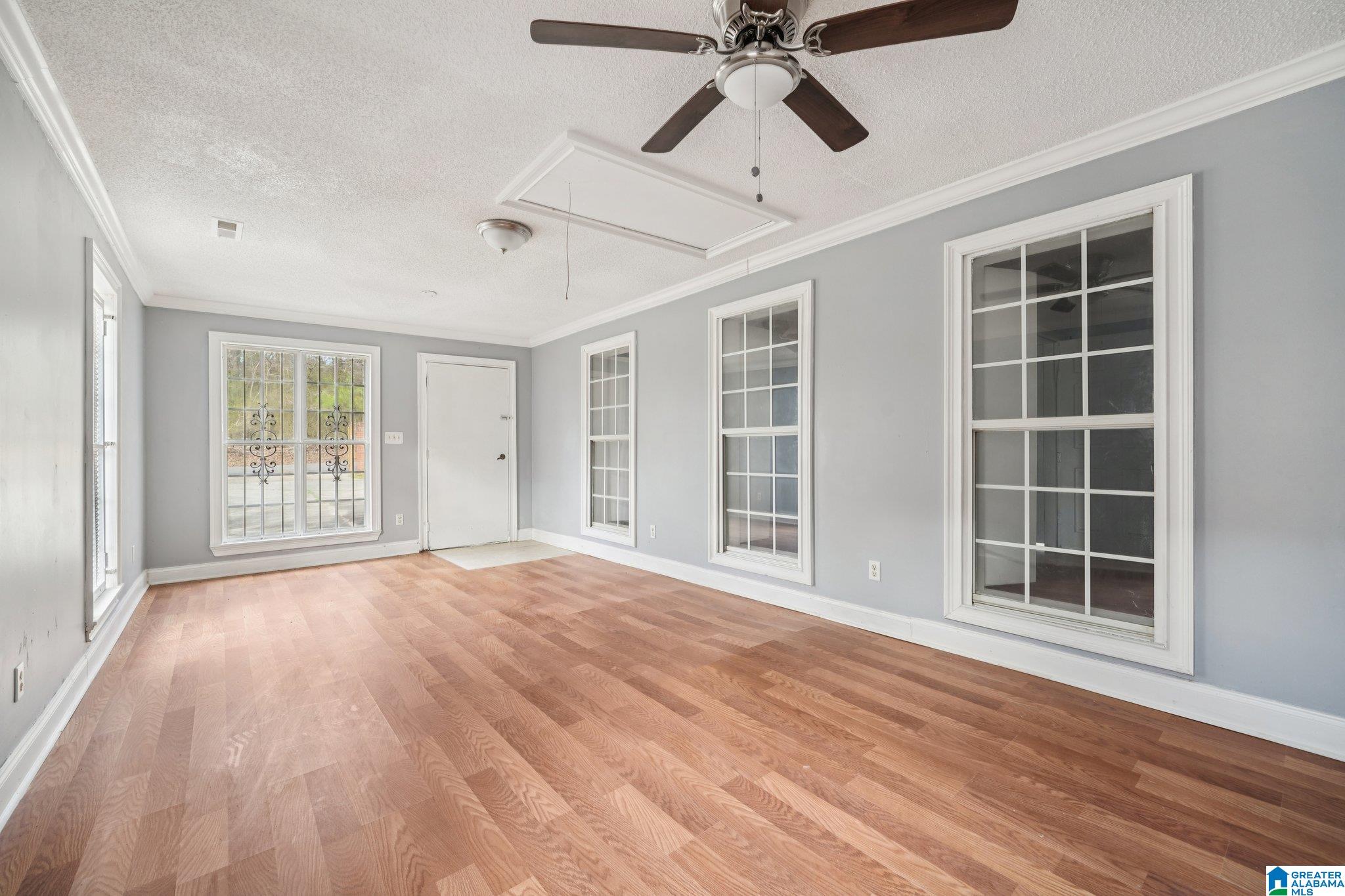 613 SHERIDAN ROAD