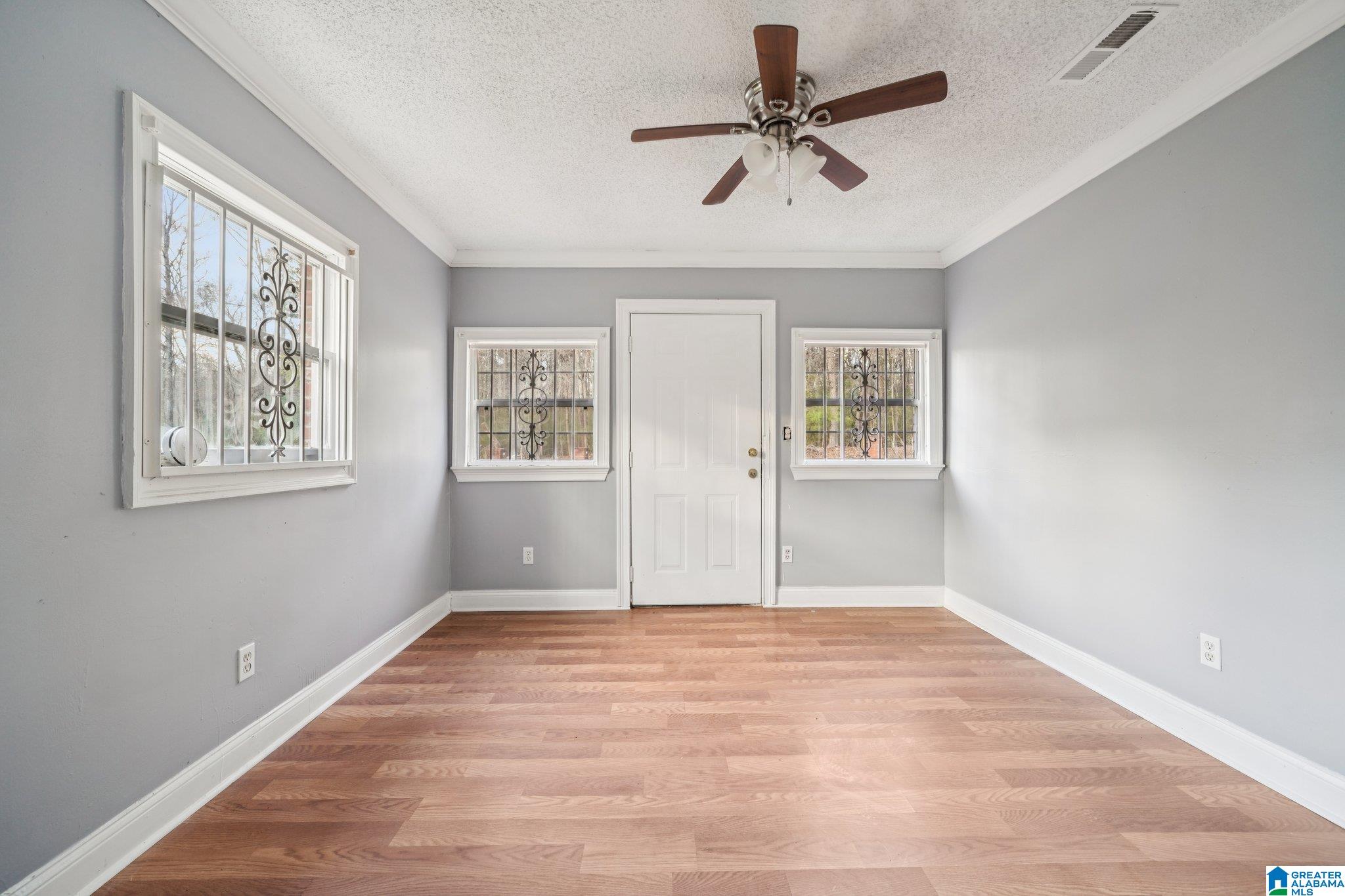 613 SHERIDAN ROAD