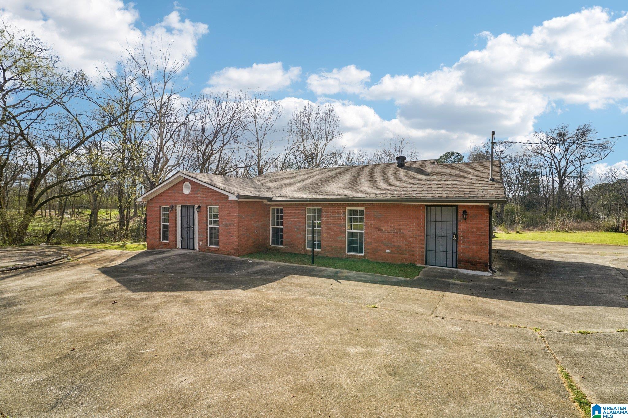 613 SHERIDAN ROAD