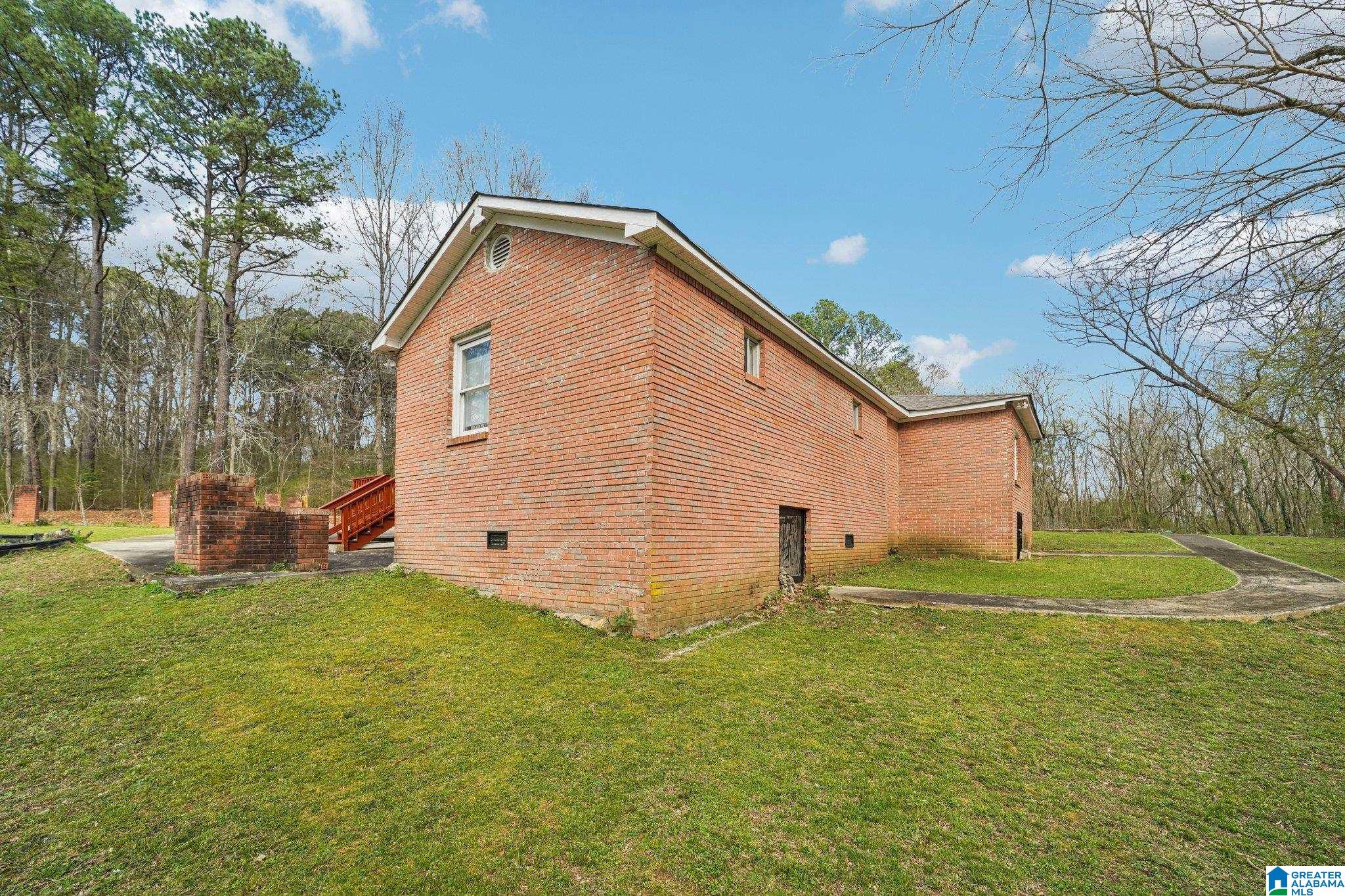 613 SHERIDAN ROAD