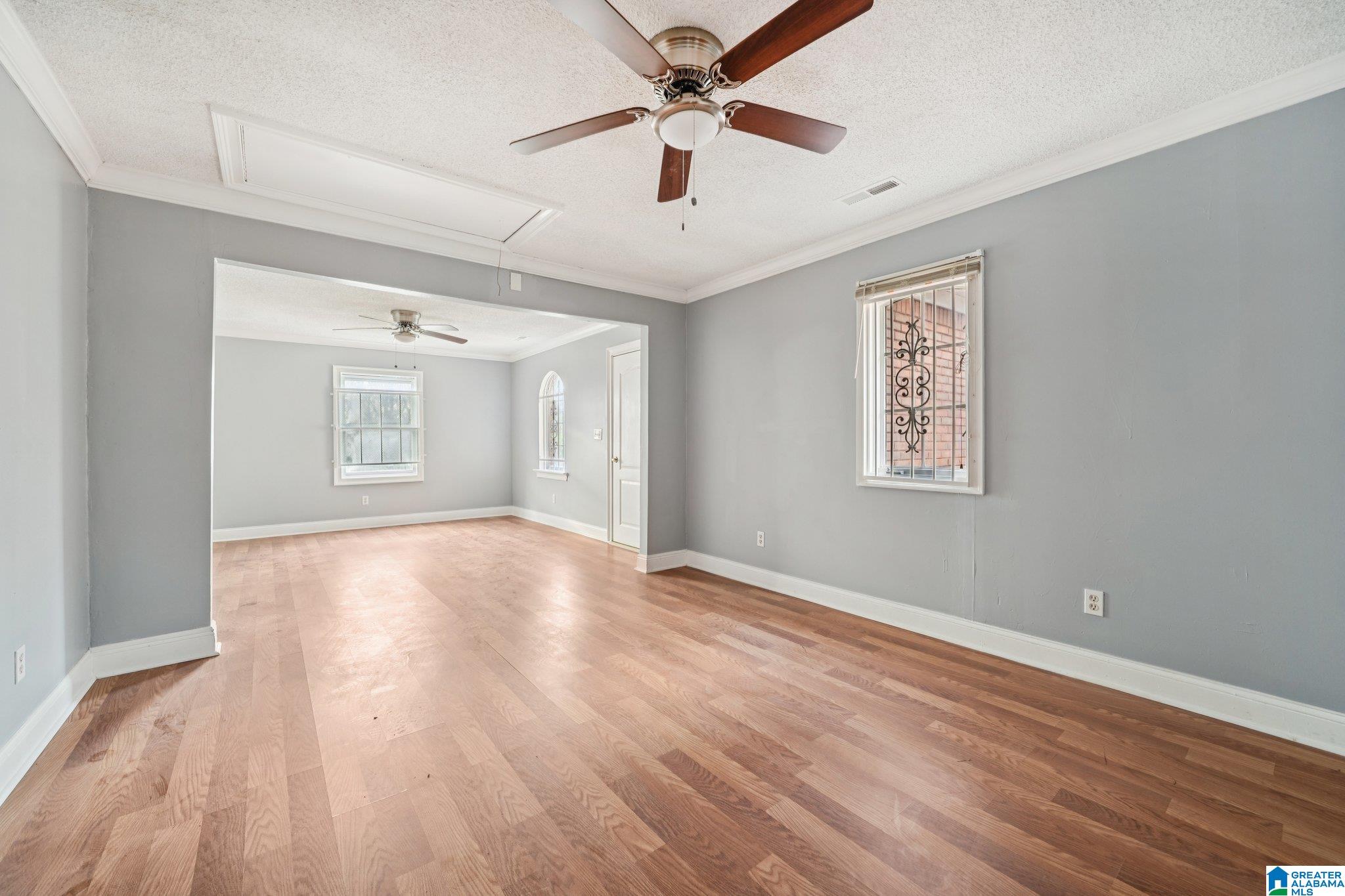 613 SHERIDAN ROAD
