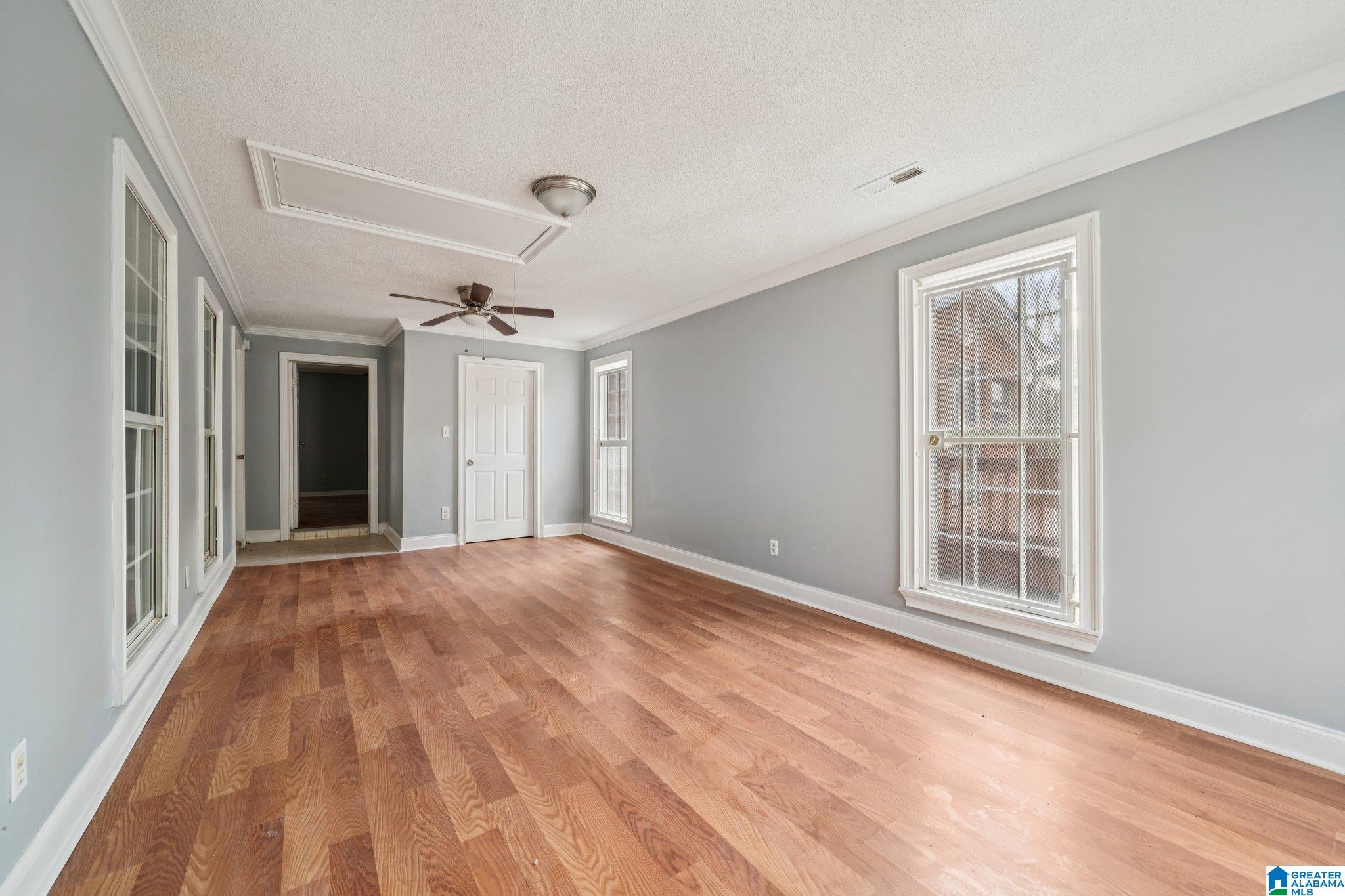 613 SHERIDAN ROAD