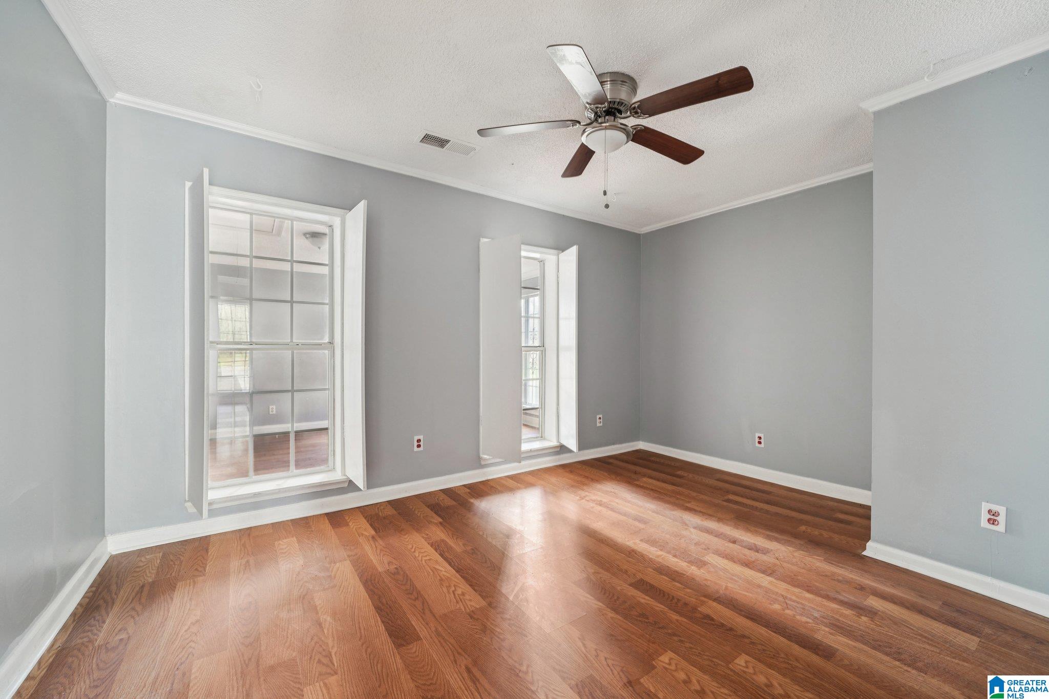 613 SHERIDAN ROAD