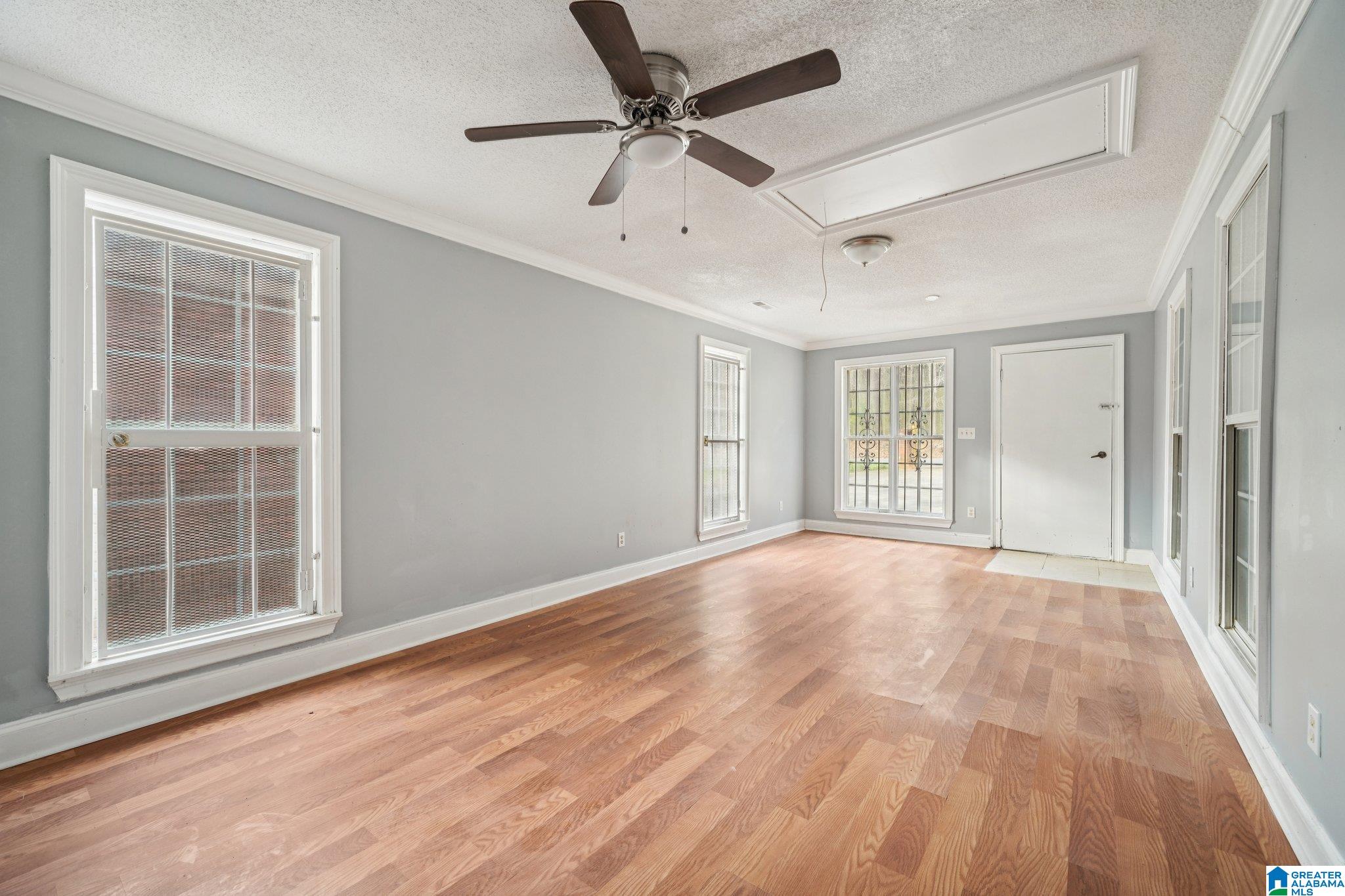 613 SHERIDAN ROAD
