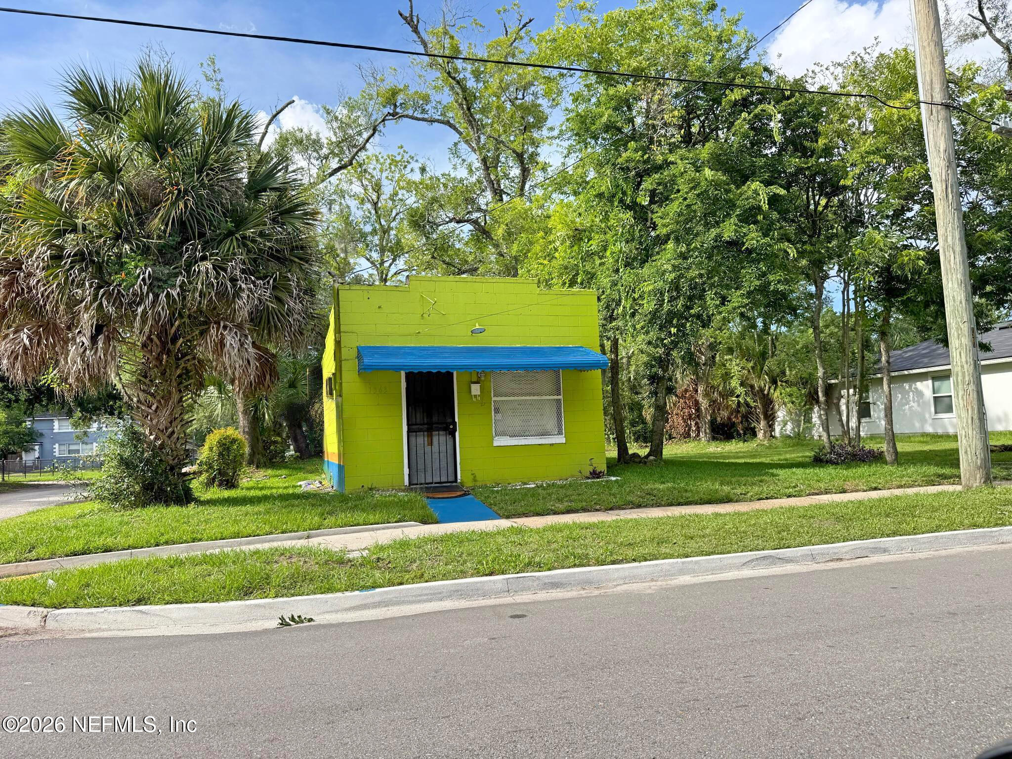 1363 W 21ST Street