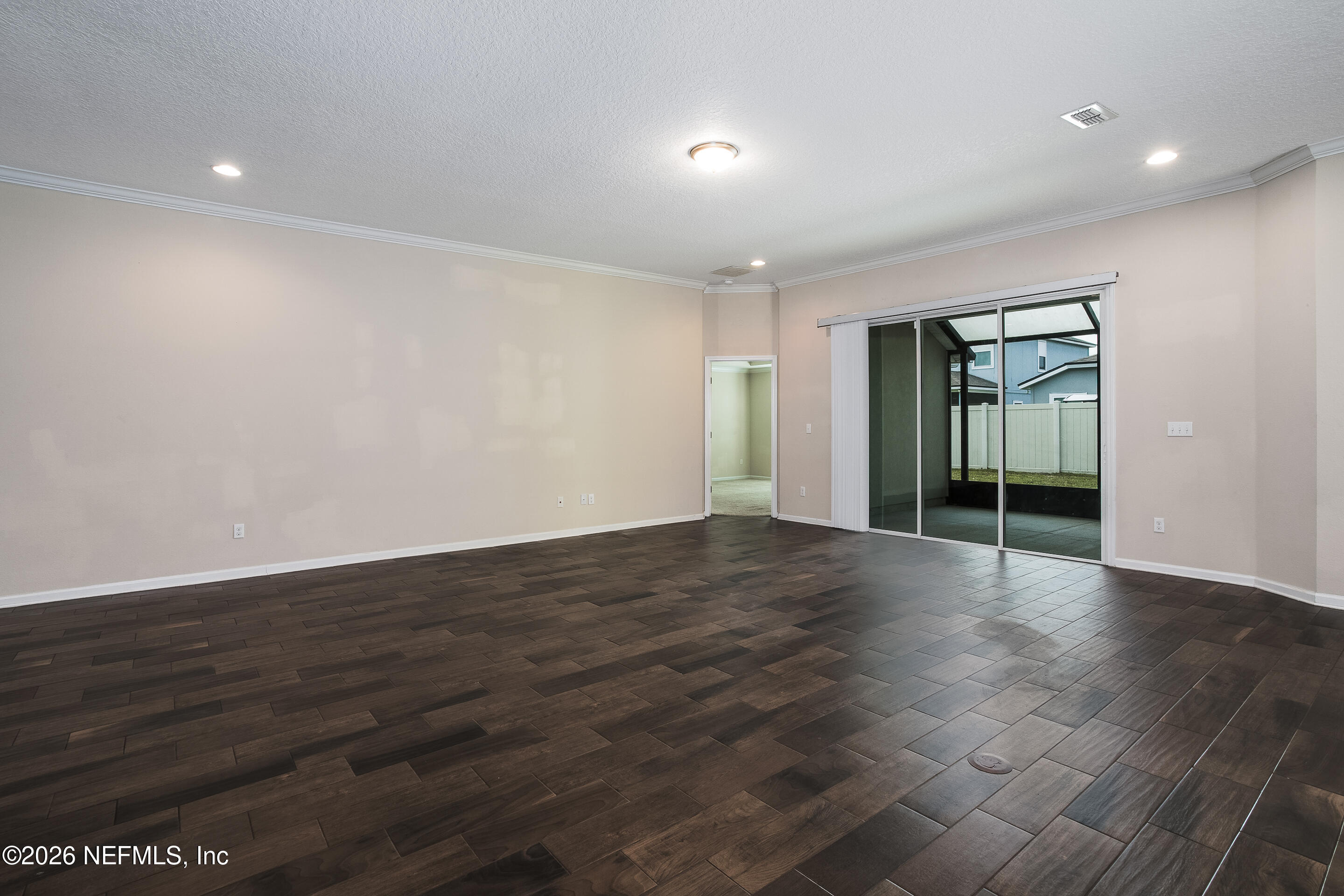 319 NORTHSIDE Drive S