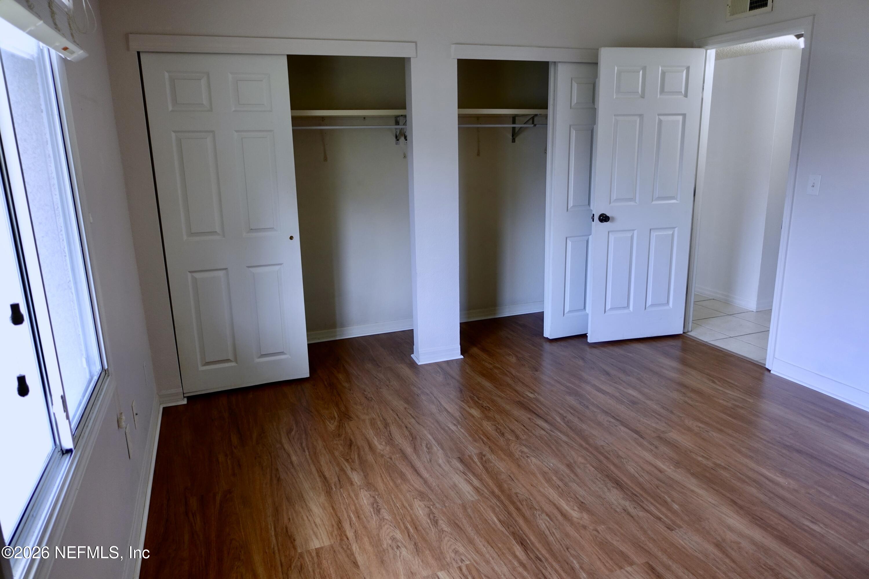 355 MONUMENT Road 20 D2
