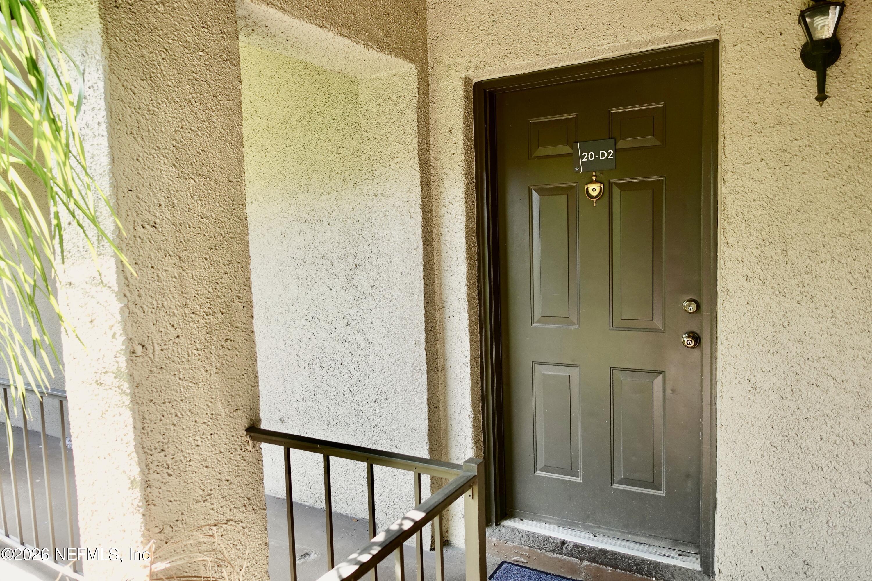 355 MONUMENT Road 20 D2
