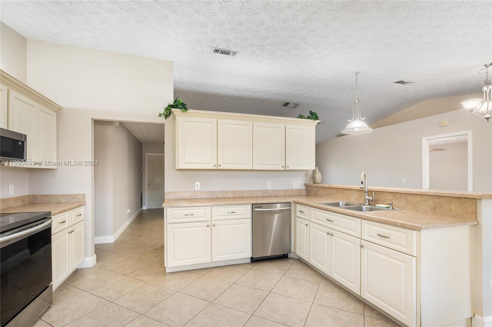 2443 SE Shipping Rd, Port St. Lucie