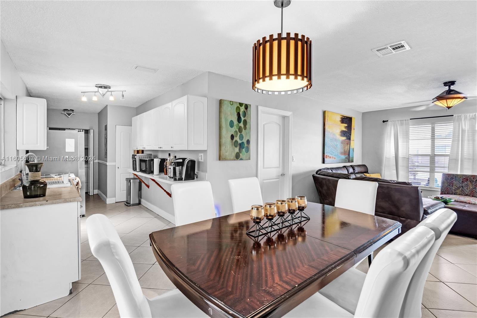 224 NE 40th St
