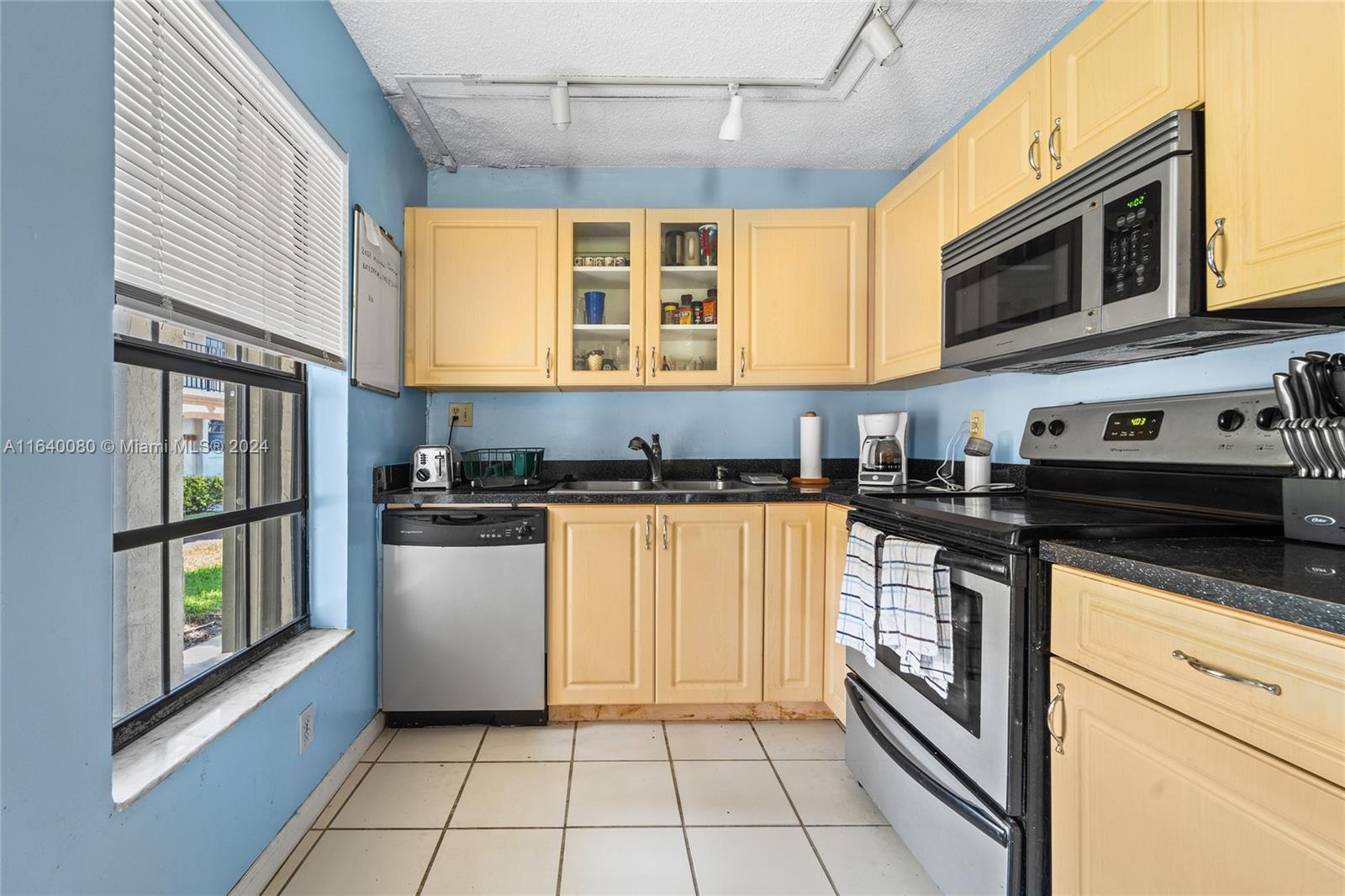 320 Olivewood Pl # 115