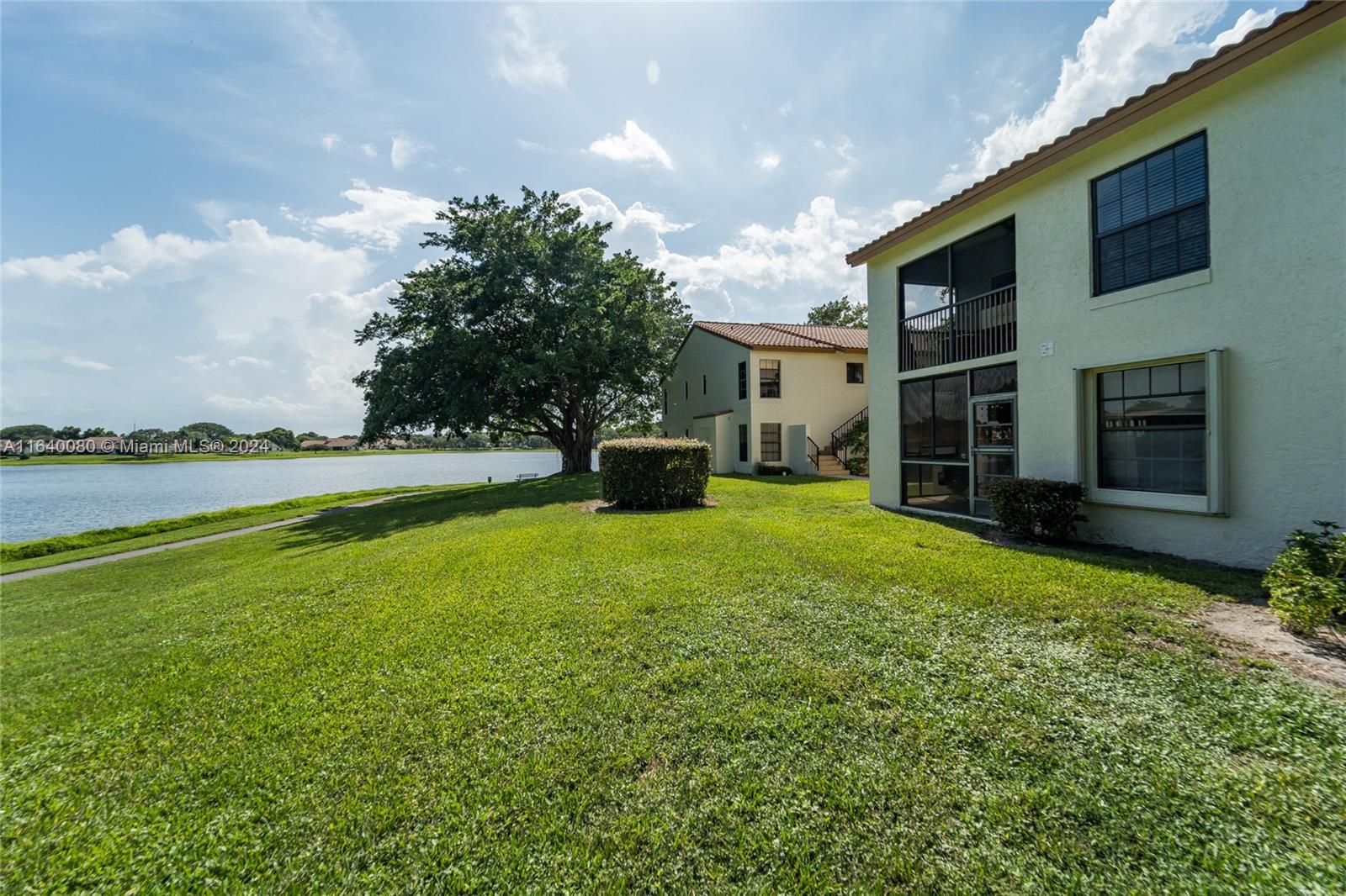 320 Olivewood Pl # 115