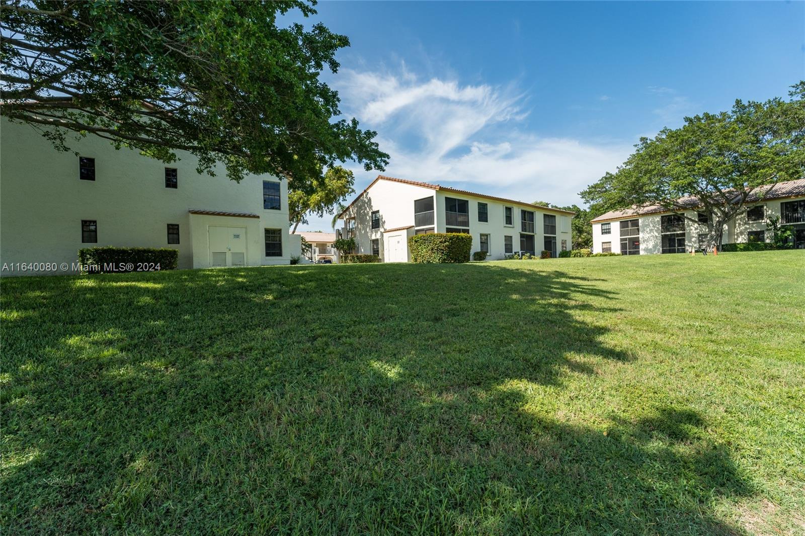 320 Olivewood Pl # 115