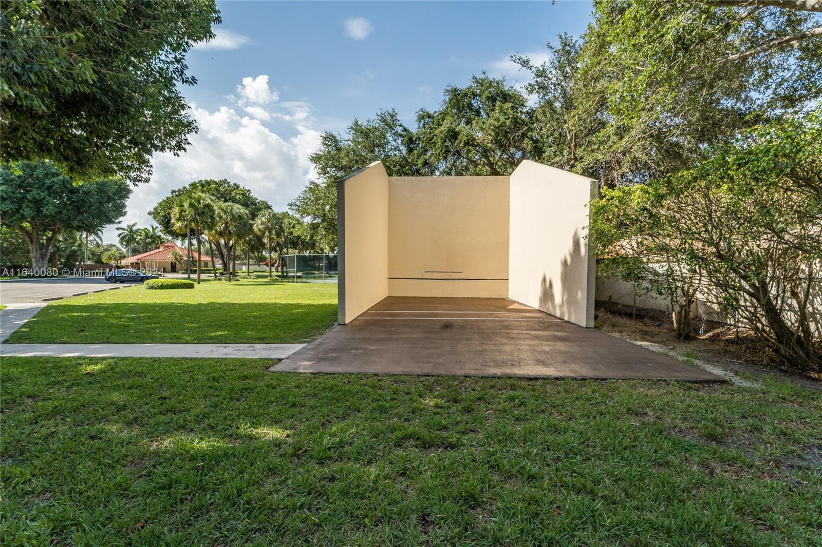 320 Olivewood Pl # 115