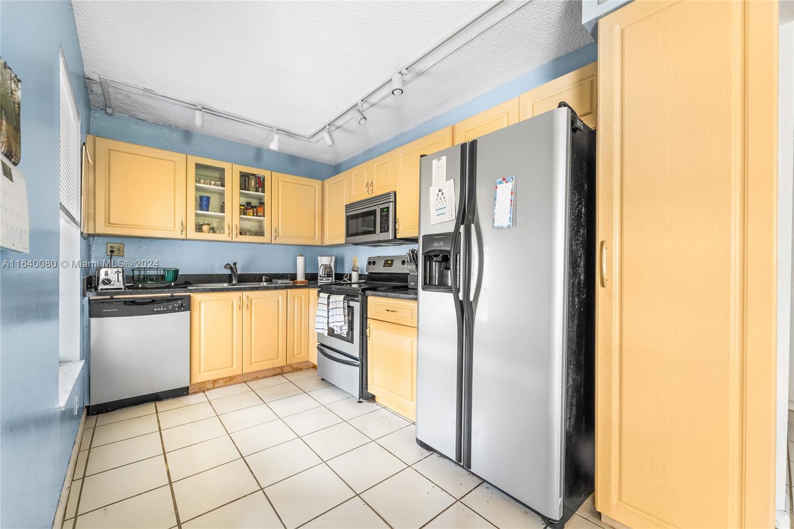 320 Olivewood Pl # 115