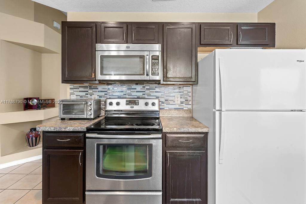 313 SE Husted Ter, Port St. Lucie