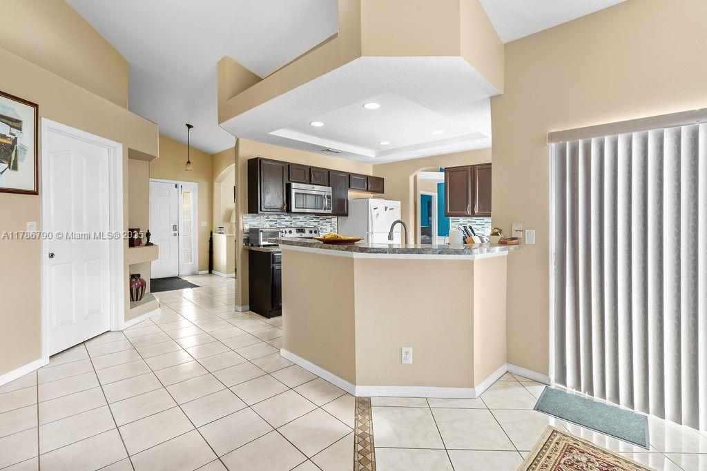 313 SE Husted Ter, Port St. Lucie