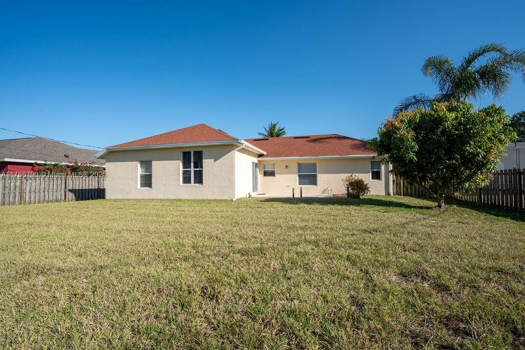 313 SE Husted Ter, Port St. Lucie
