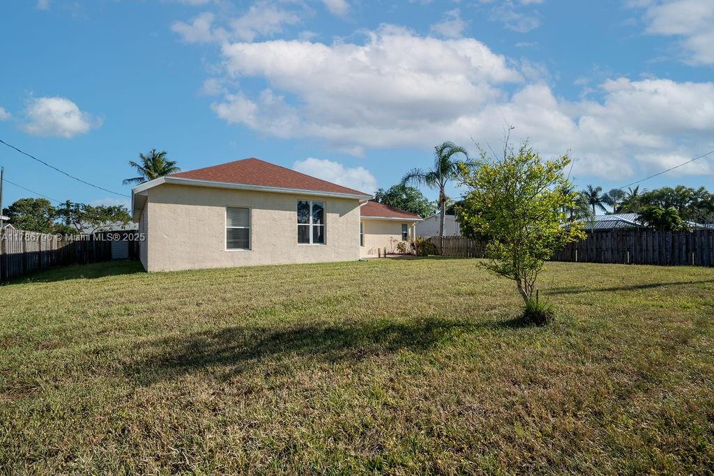313 SE Husted Ter, Port St. Lucie