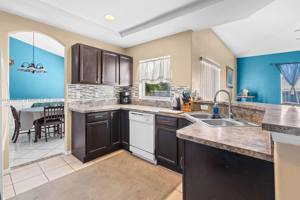 313 SE Husted Ter, Port St. Lucie