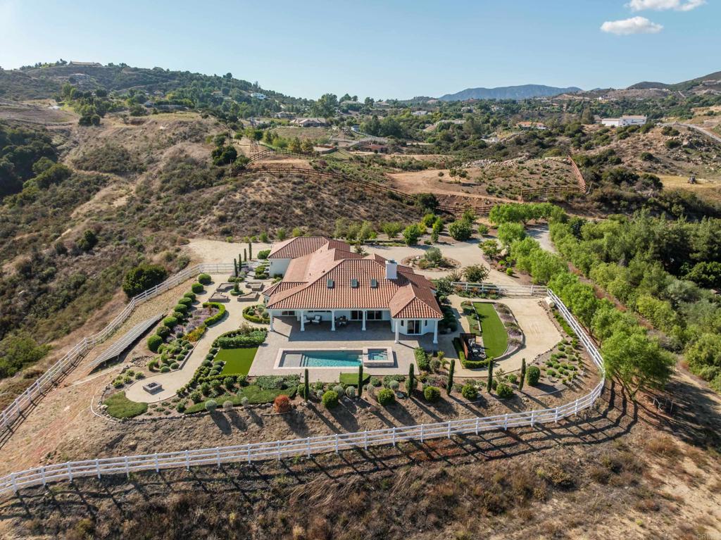 38895 Avenida Carolinas