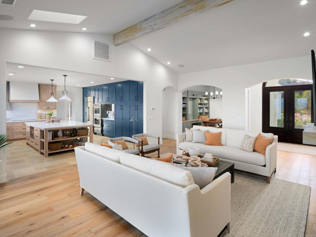 38895 Avenida Carolinas